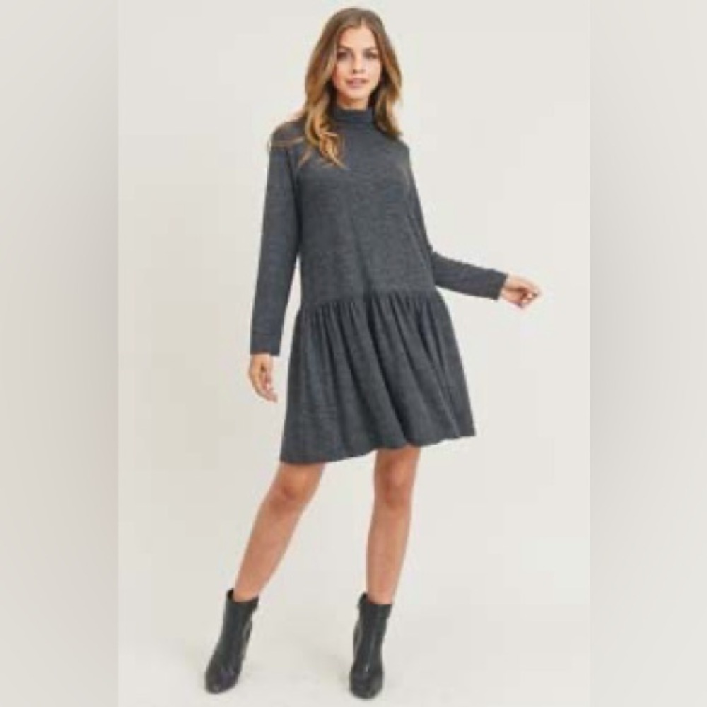 Charcoal Drop-Waist Turtleneck Sweater Dress by Yelete New Size Small‎